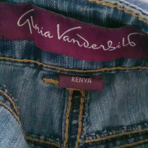 Gloria Vanderbilt Light Blue Cropped Jeans - Picture 5 of 7